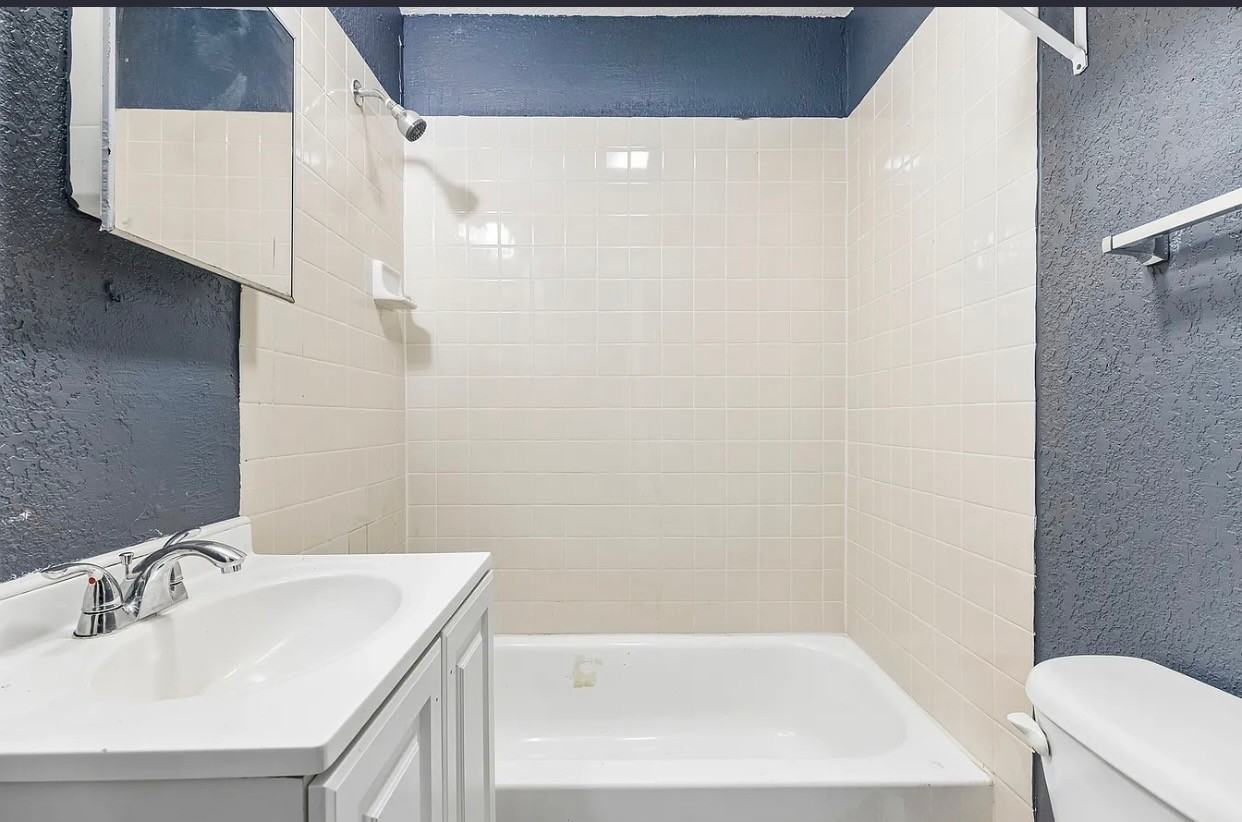 253 Carroll St #2 - Photo 3 of 7