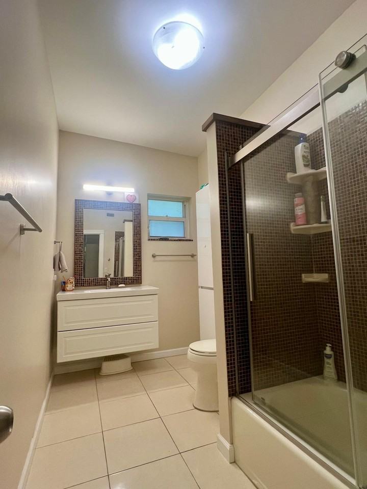 9400 E Bay Harbor Dr #3 - Photo 5 of 7