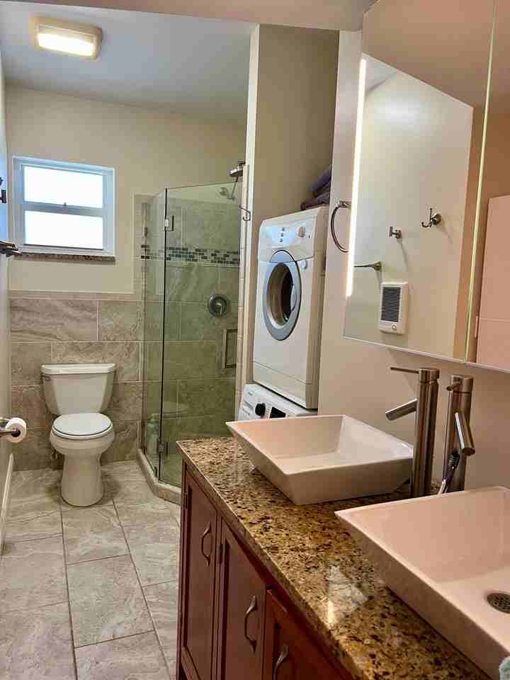 9400 E Bay Harbor Dr #3 - Photo 6 of 7
