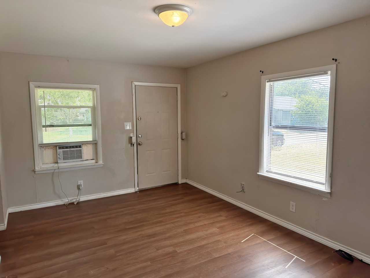 2409 Avenue D #NA - Photo 2 of 12