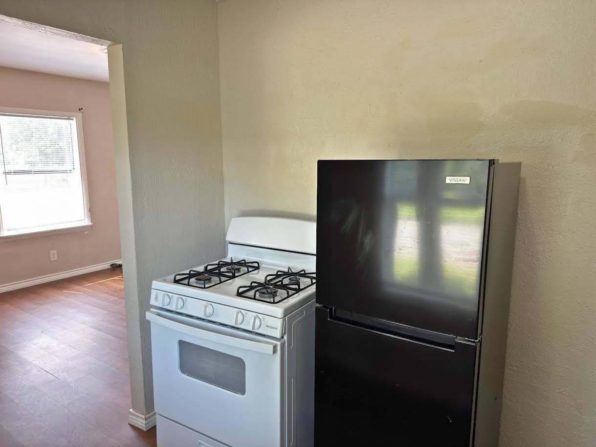 2409 Avenue D #NA - Photo 6 of 12