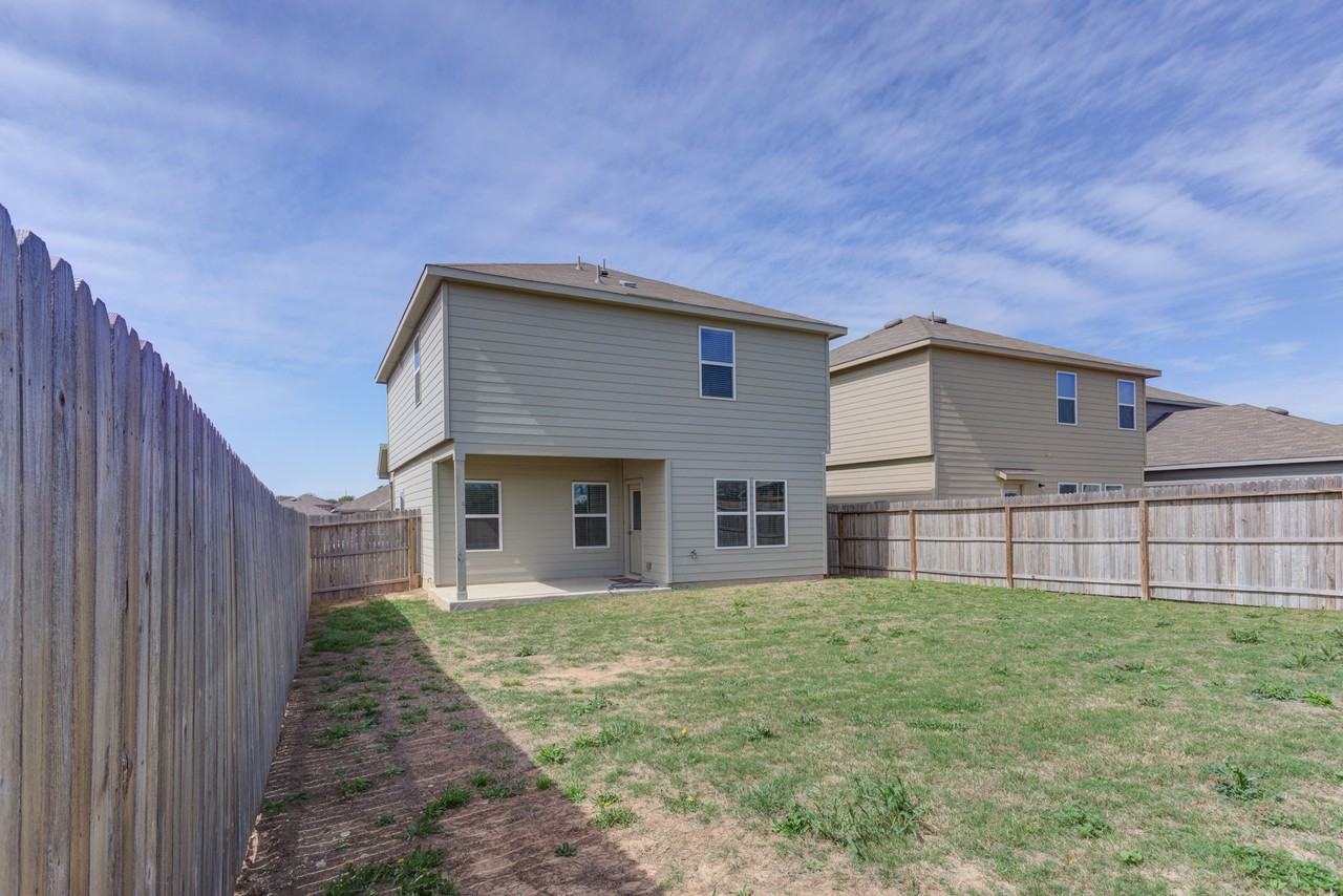 1121 Gracie Way #NA - Photo 2 of 8