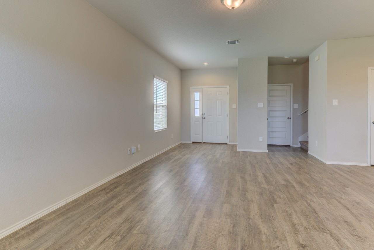 1121 Gracie Way #NA - Photo 6 of 8