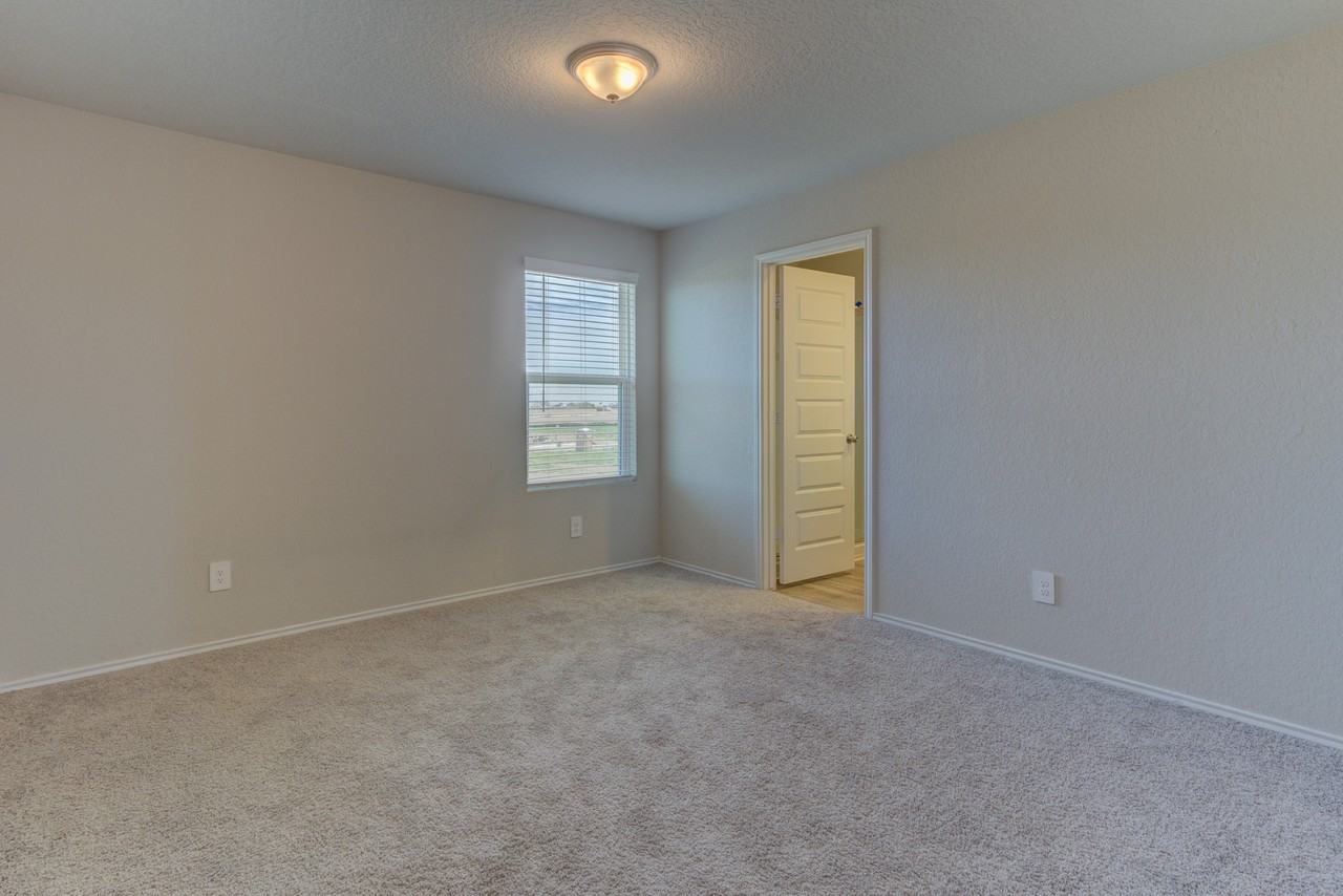 1121 Gracie Way #NA - Photo 7 of 8