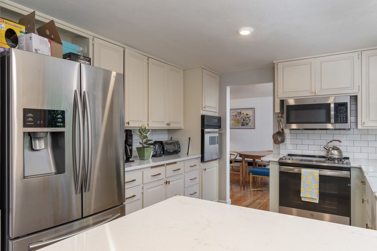 1565 Flintridge Ave #NA - Photo 4 of 18