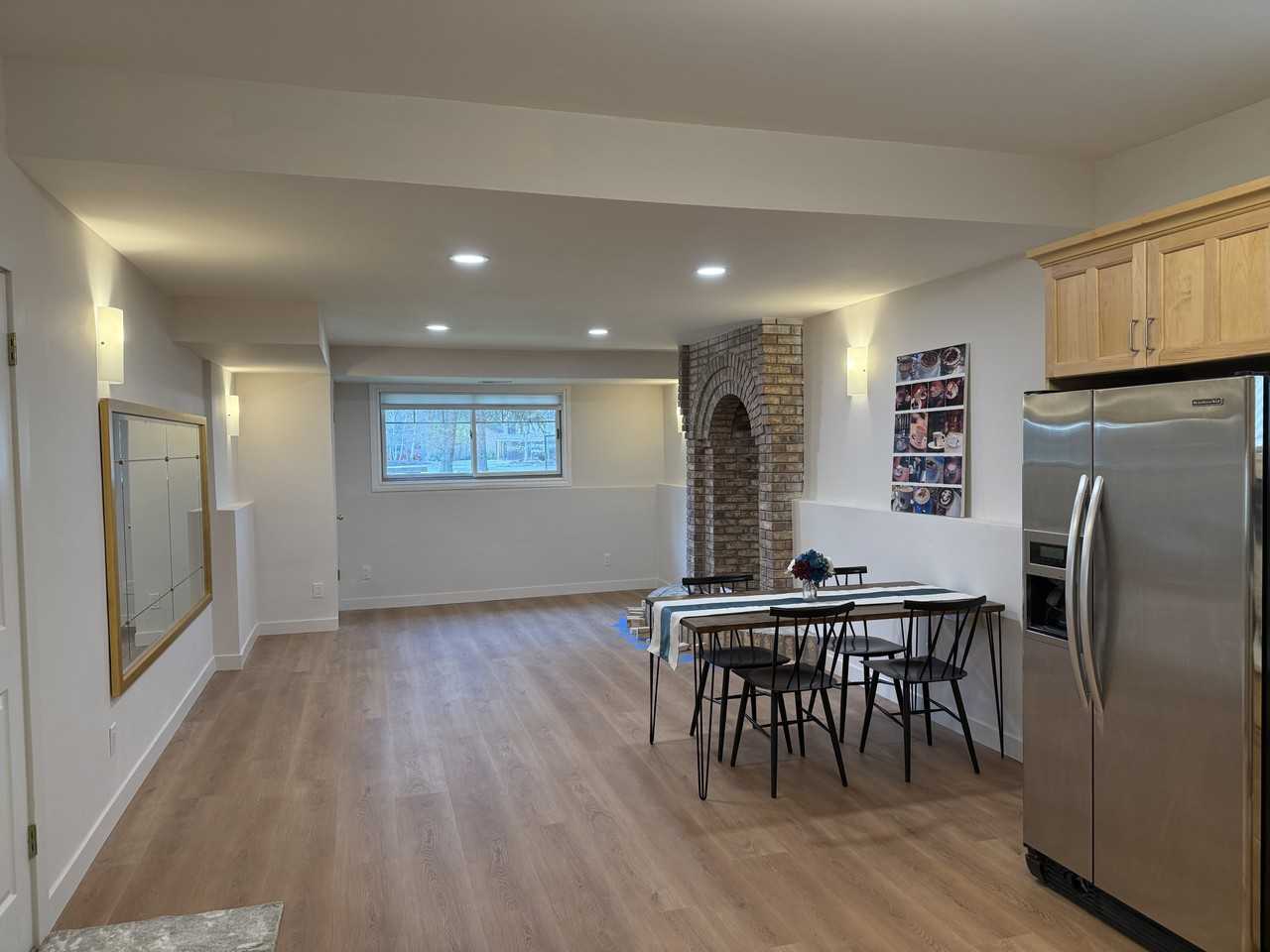 944 Williamstown Ct - Photo 3 of 5
