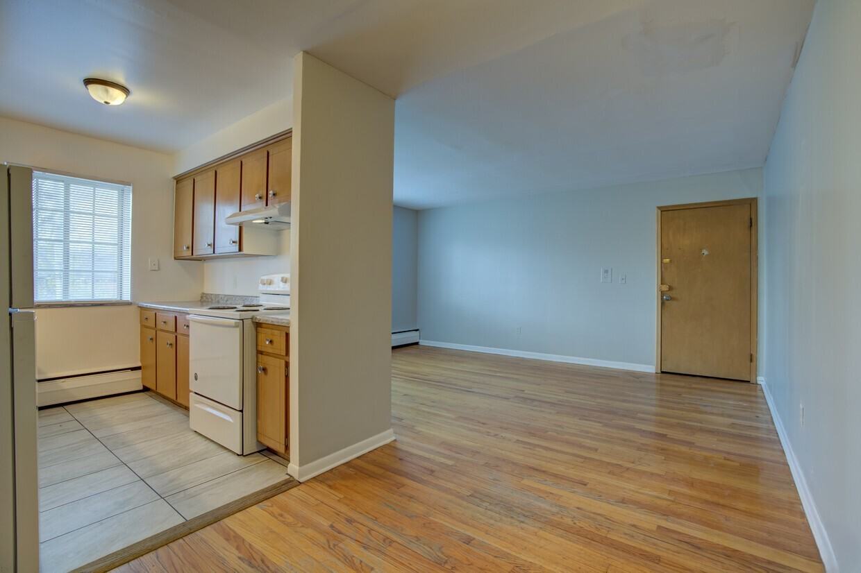 4811 Cadieux Rd #11 - Photo 7 of 12