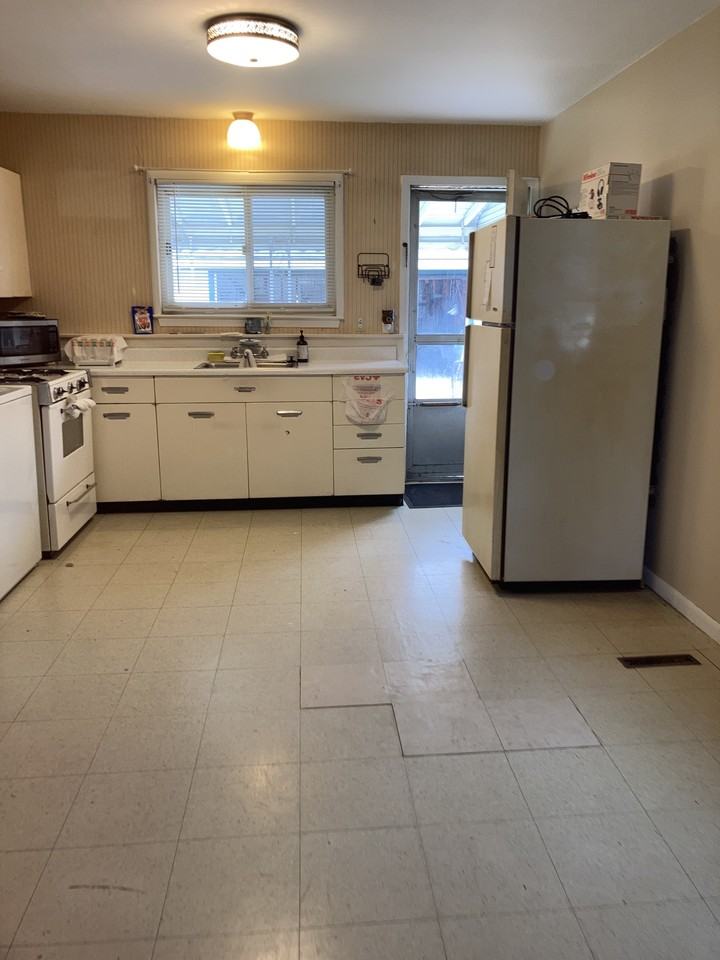 4704 Jackson St #NA - Photo 4 of 7
