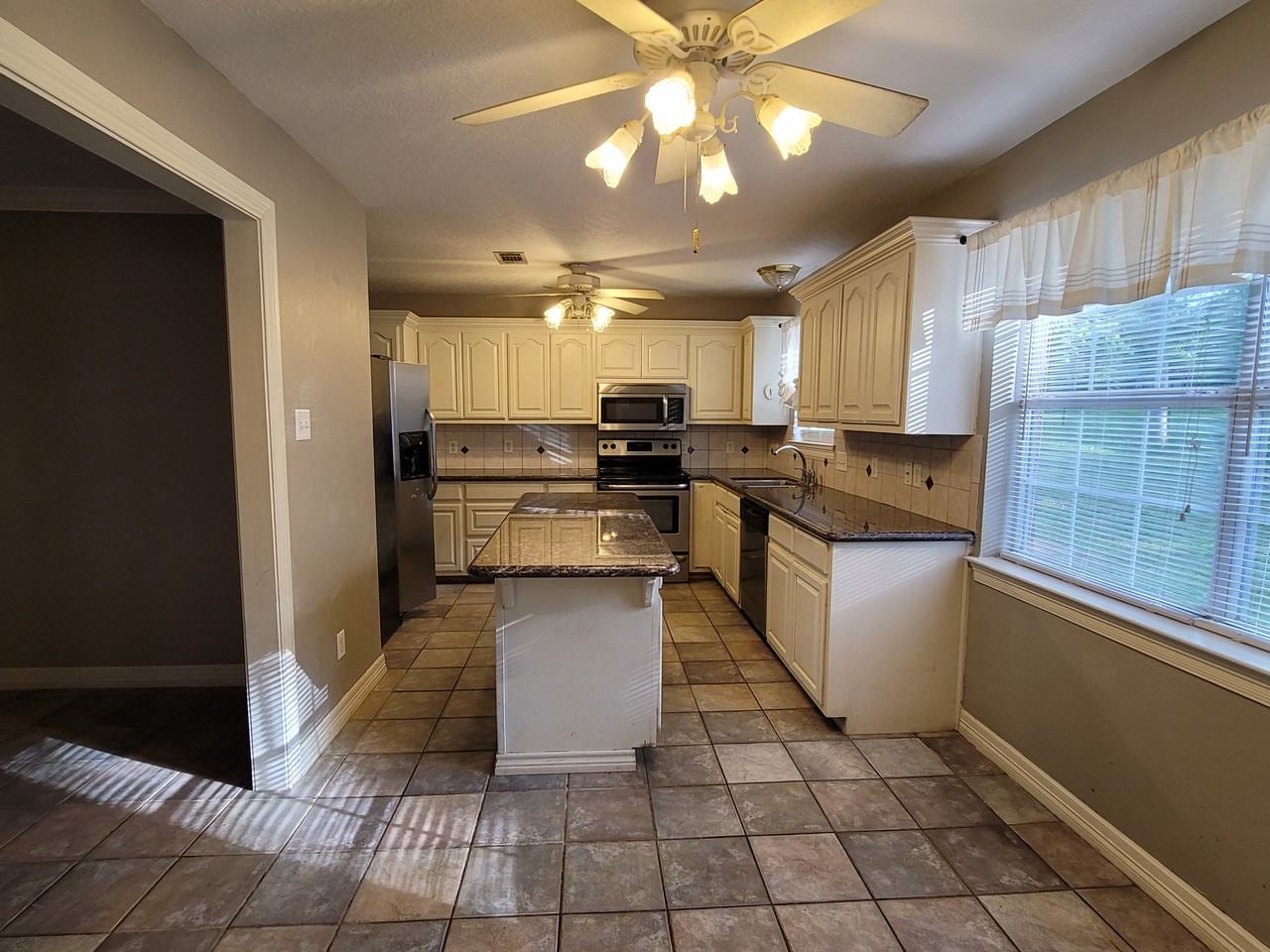 1 Briaroak Cir - Photo 4 of 11