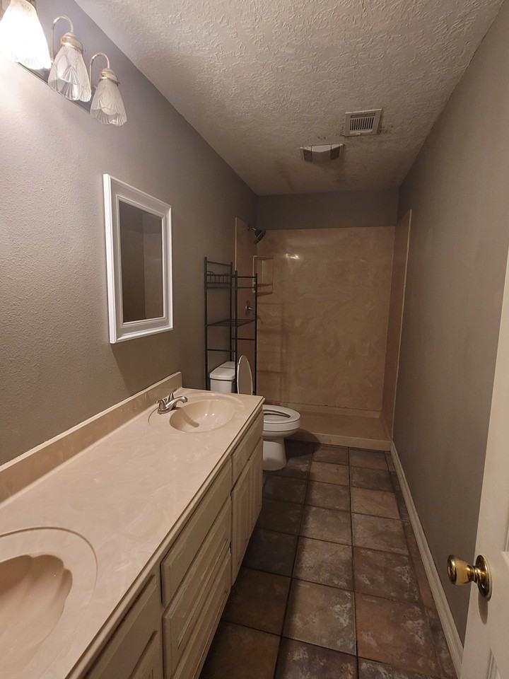 1 Briaroak Cir - Photo 5 of 11