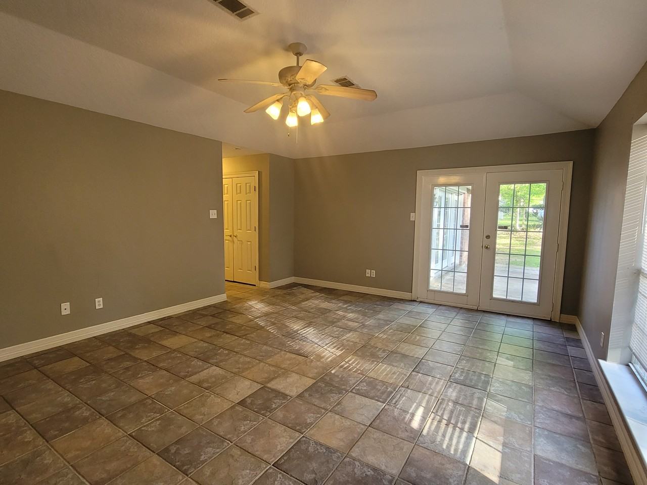 1 Briaroak Cir - Photo 6 of 11