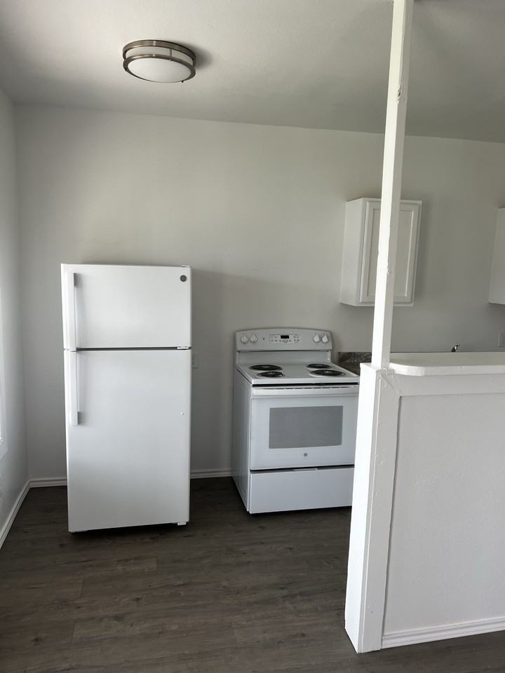 522 W Alice Ave #1 - Photo 3 of 11