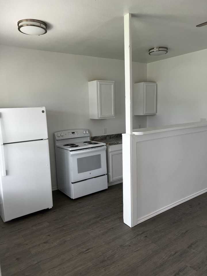 522 W Alice Ave #1 - Photo 4 of 11