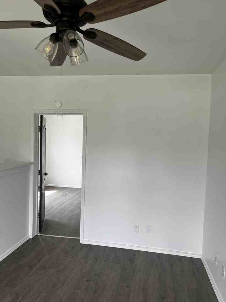 522 W Alice Ave #1 - Photo 5 of 11