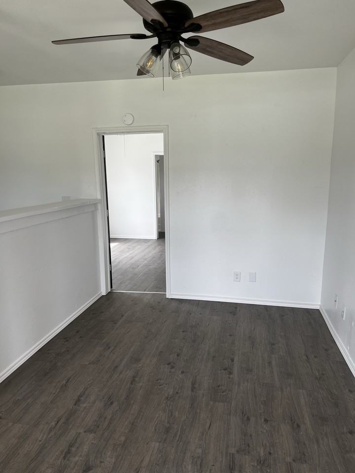 522 W Alice Ave #1 - Photo 7 of 11