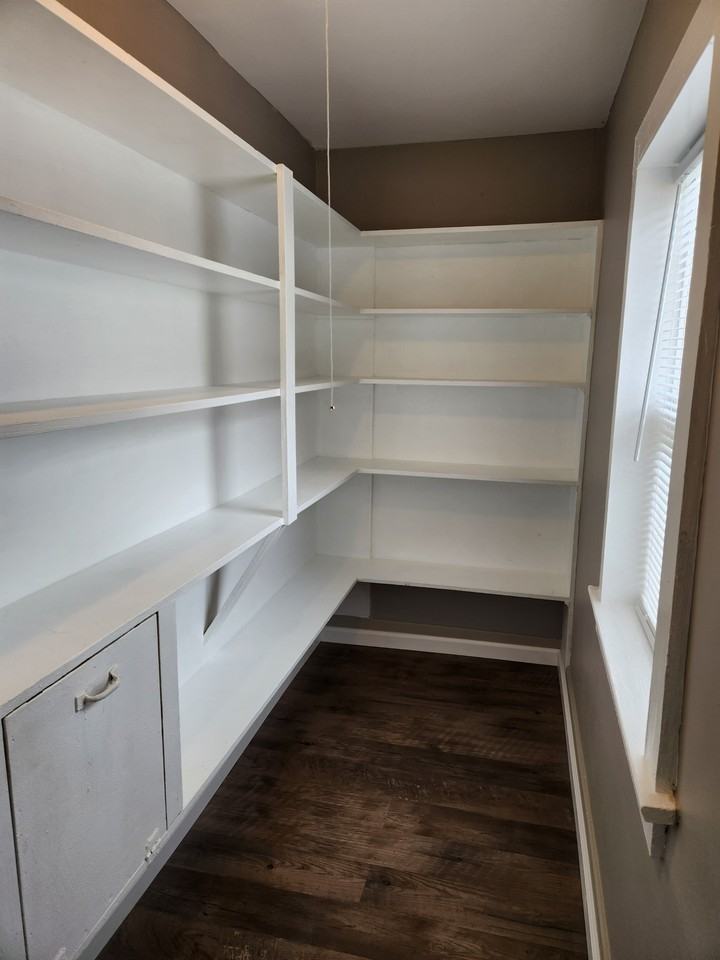 1025 Morrison Ave - Photo 4 of 17