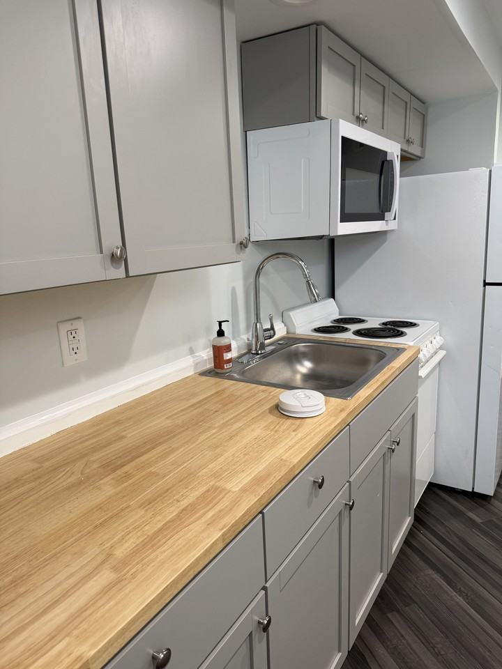 518 Clinton Springs Ave #3 - Photo 2 of 4