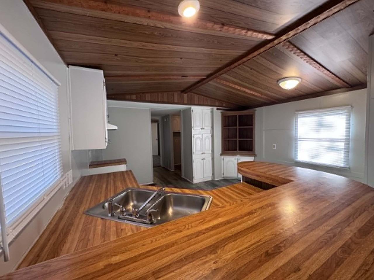 211 George St - Photo 3 of 30