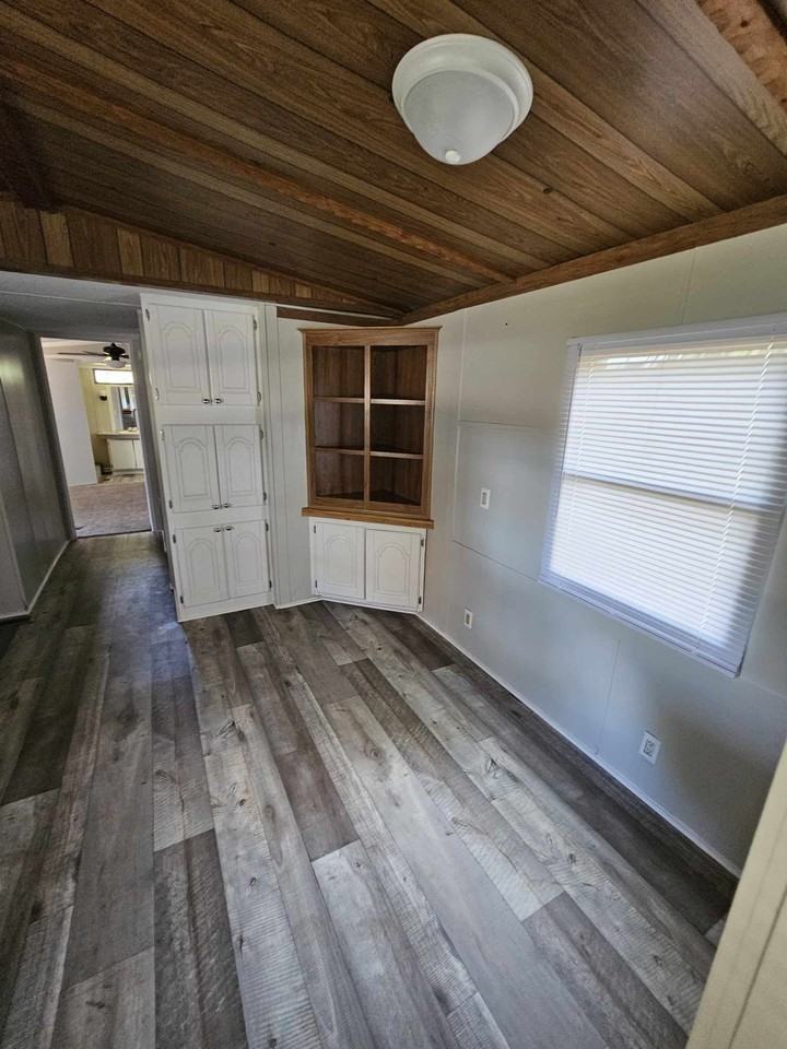 211 George St - Photo 6 of 30