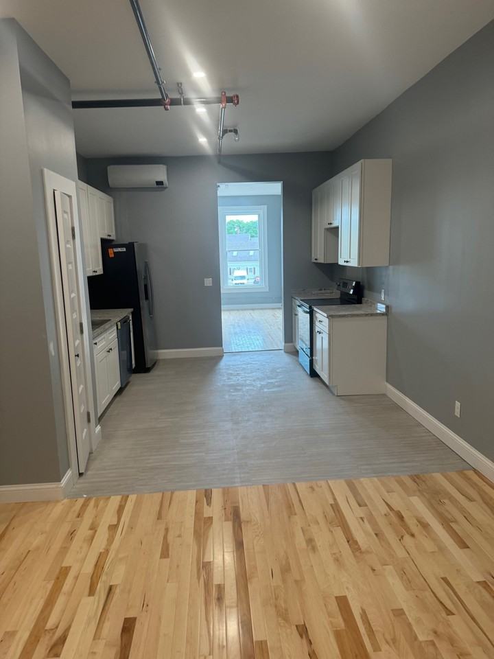 73 N Main St #302 - Photo 5 of 8