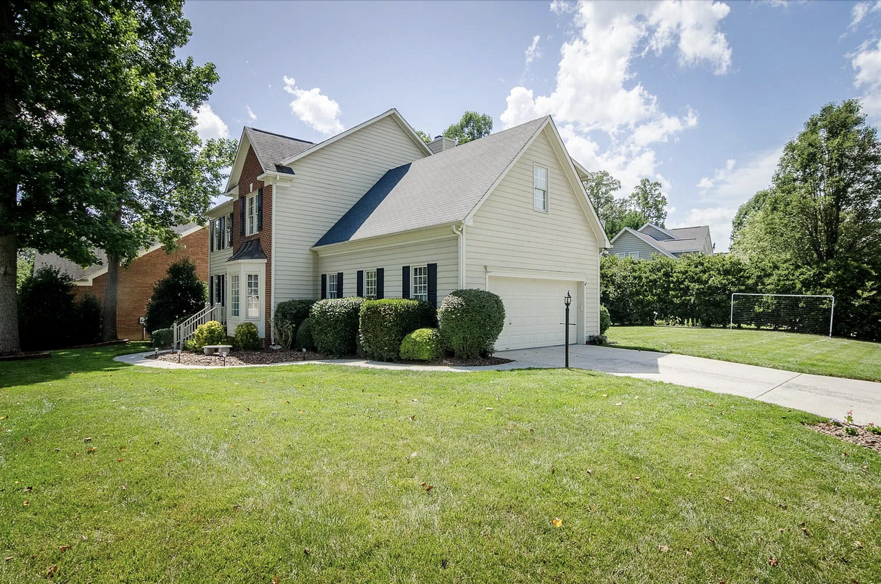 4619 James Crossing Dr - Photo 2 of 12
