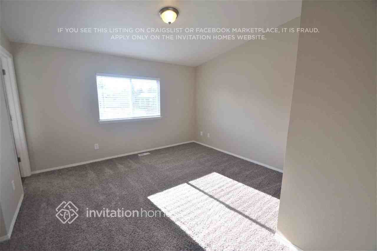 8018 Crown Ridge Blvd - Photo 7 of 16