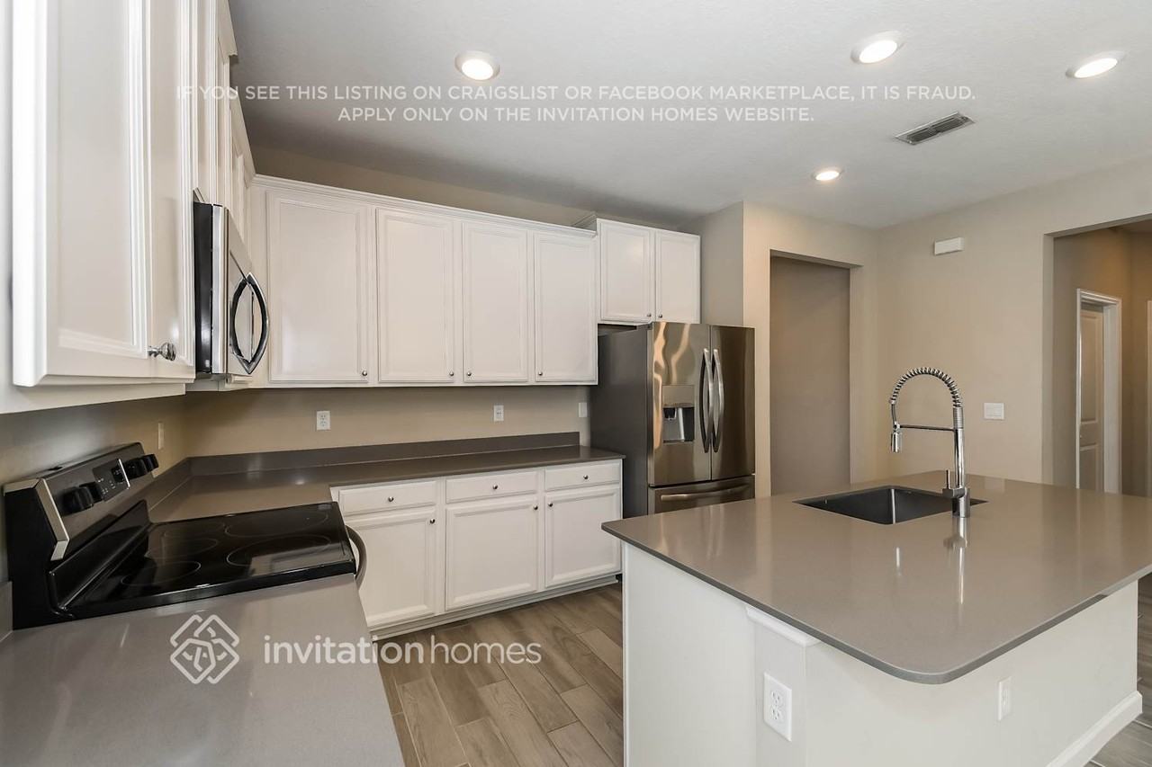 9884 Lemon Grass Ln - Photo 7 of 17