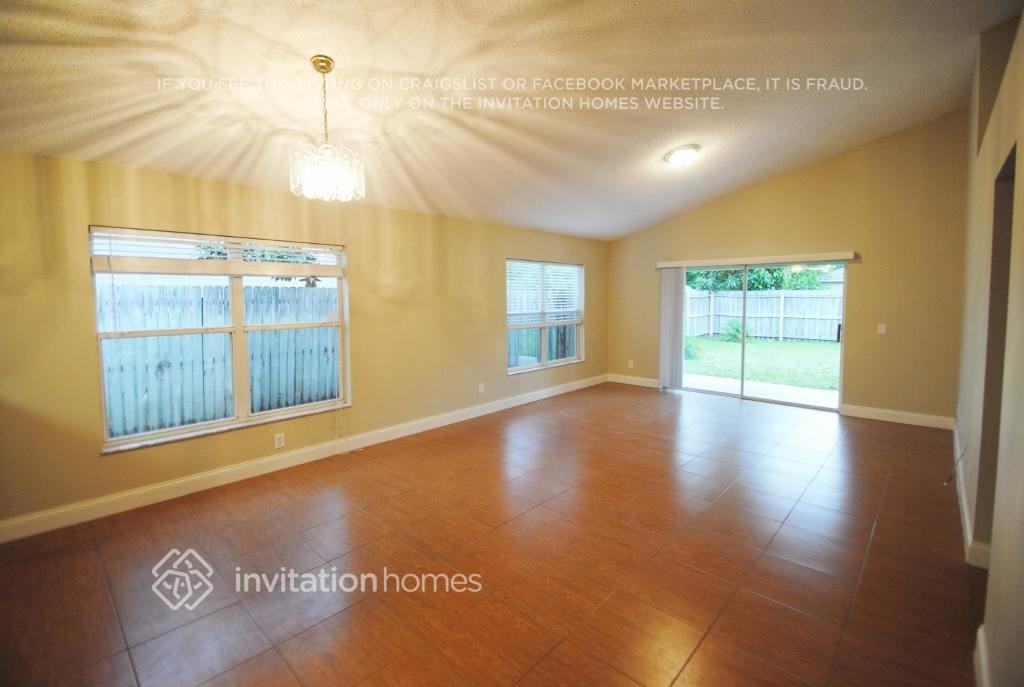 927 Little Creek Rd - Photo 2 of 9