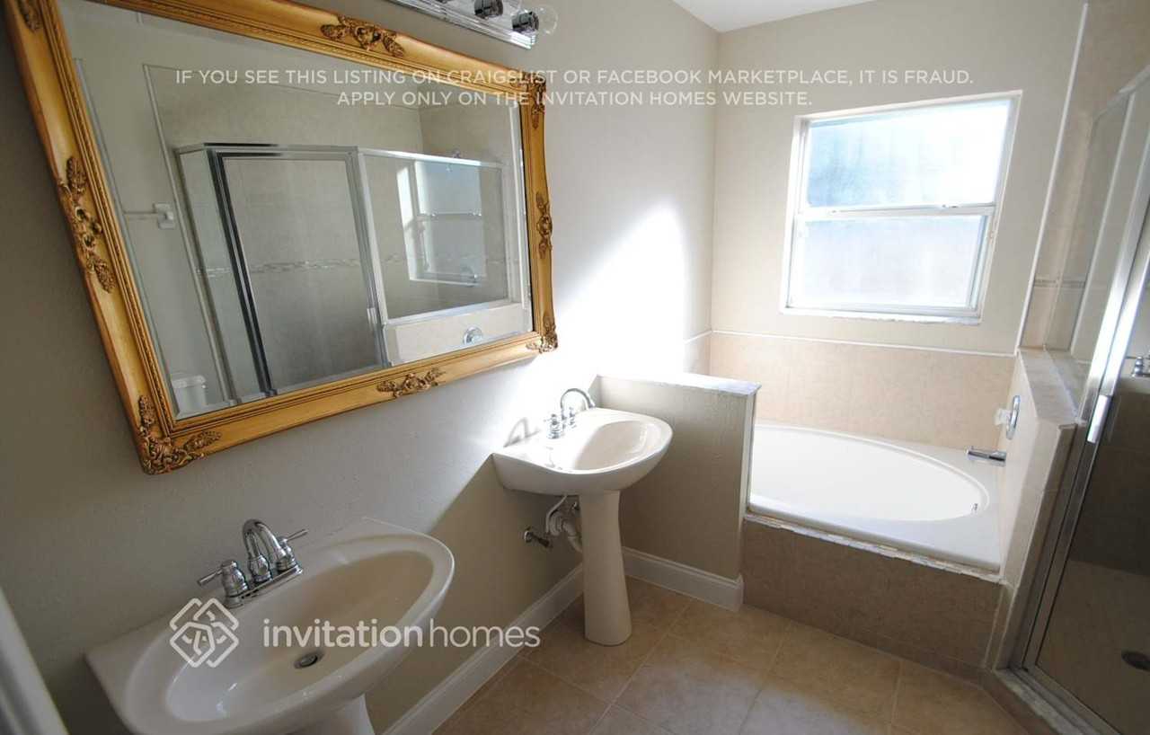 927 Little Creek Rd - Photo 5 of 9