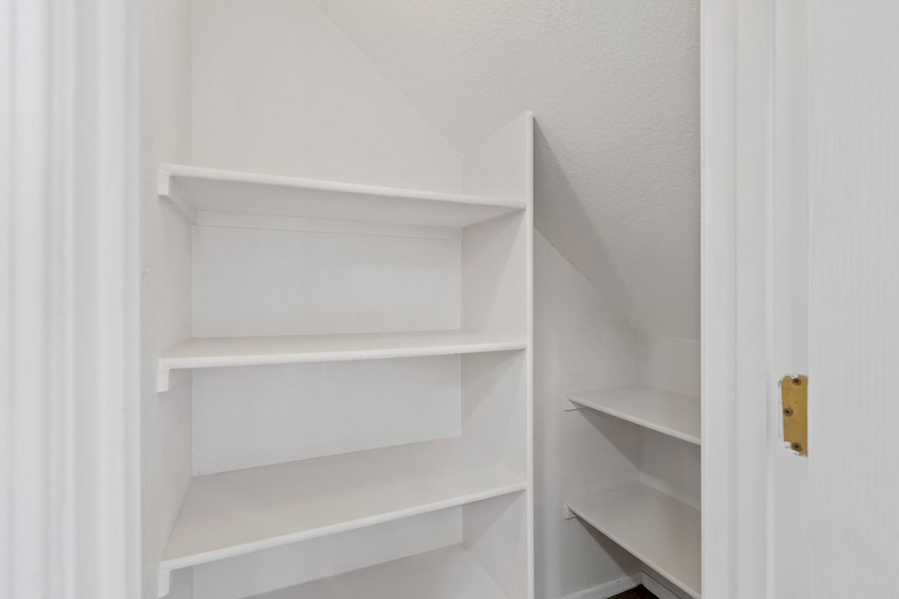 4295 Desert Springs Trl - Photo 3 of 31