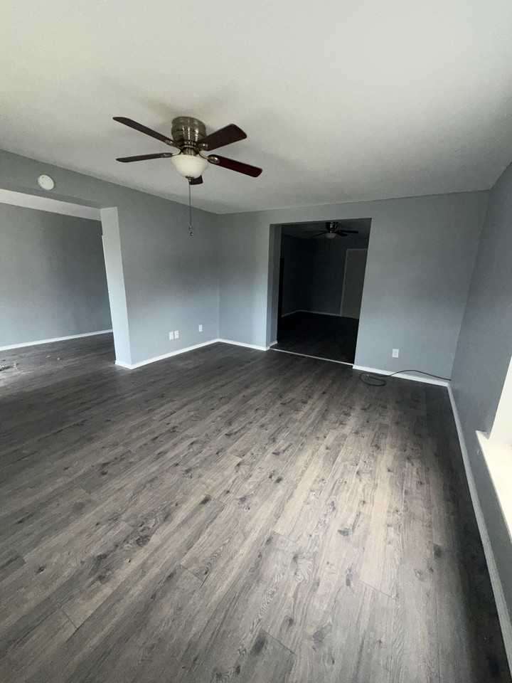 509 E Kenedy Ave #2