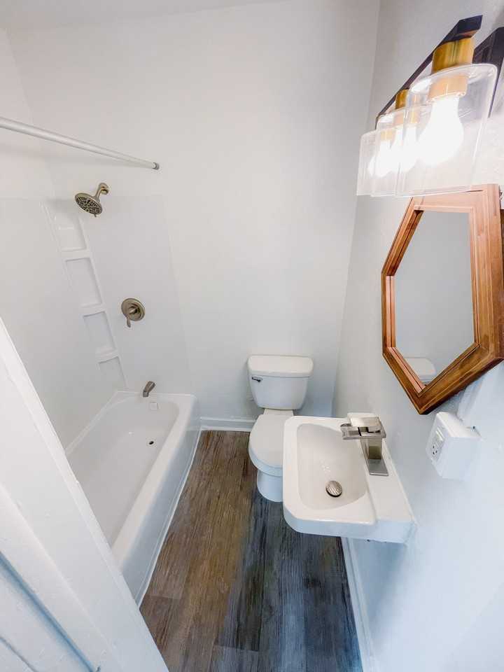 713 20th St #1919-2 - Photo 7 of 8