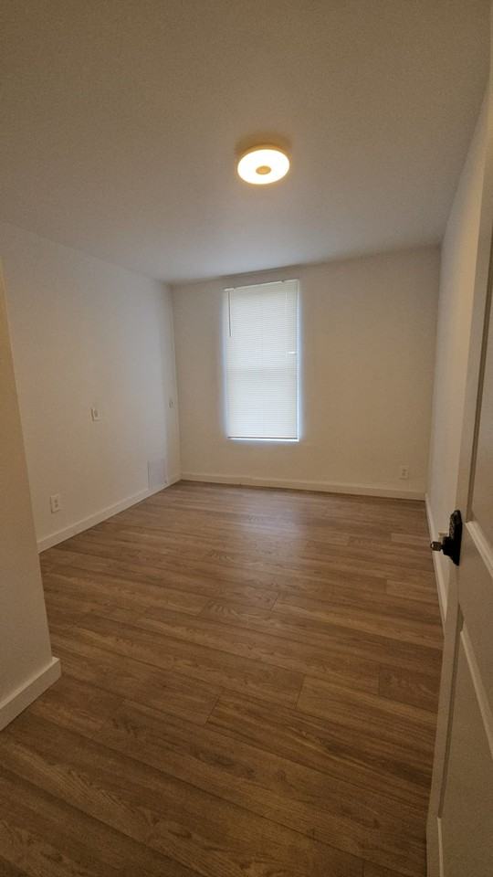 101 N 60th St #3 - Photo 7 of 15
