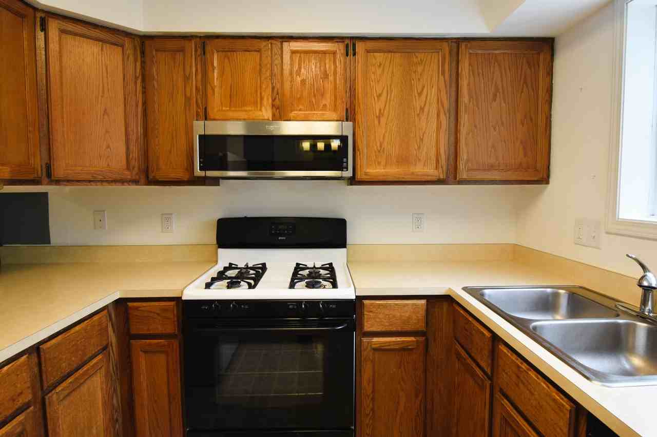 1136 Anthrop Dr - Photo 5 of 20