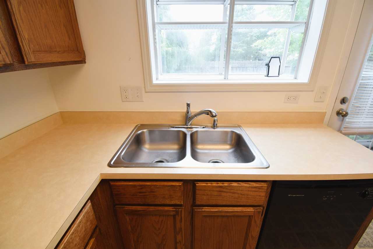 1136 Anthrop Dr - Photo 7 of 20