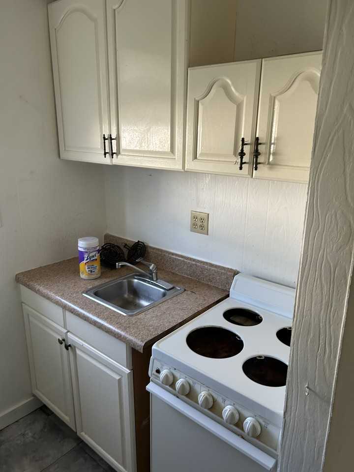 1004 W Kitty Hawk Rd #2 - Photo 4 of 9