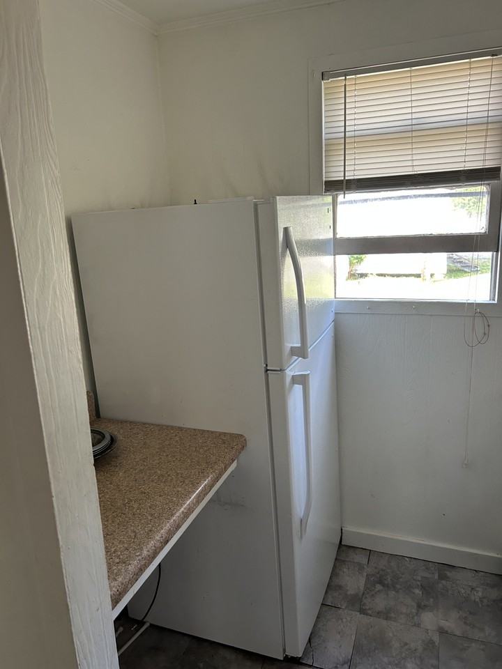 1004 W Kitty Hawk Rd #2 - Photo 5 of 9