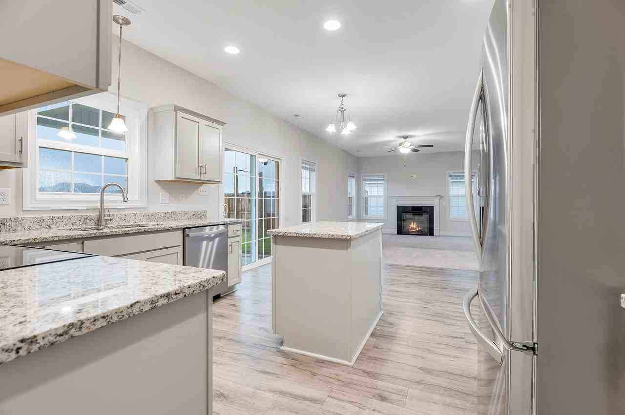 917 Uplands Ln - Photo 7 of 41