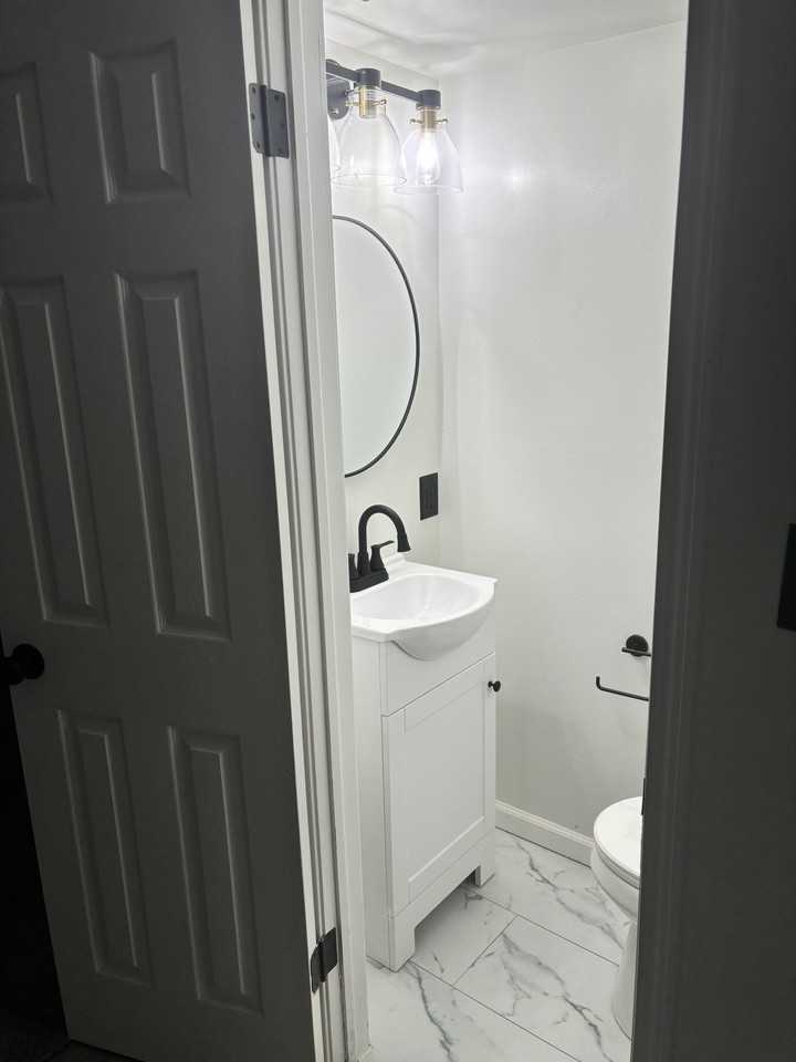 2869 Washington Ave - Photo 2 of 7