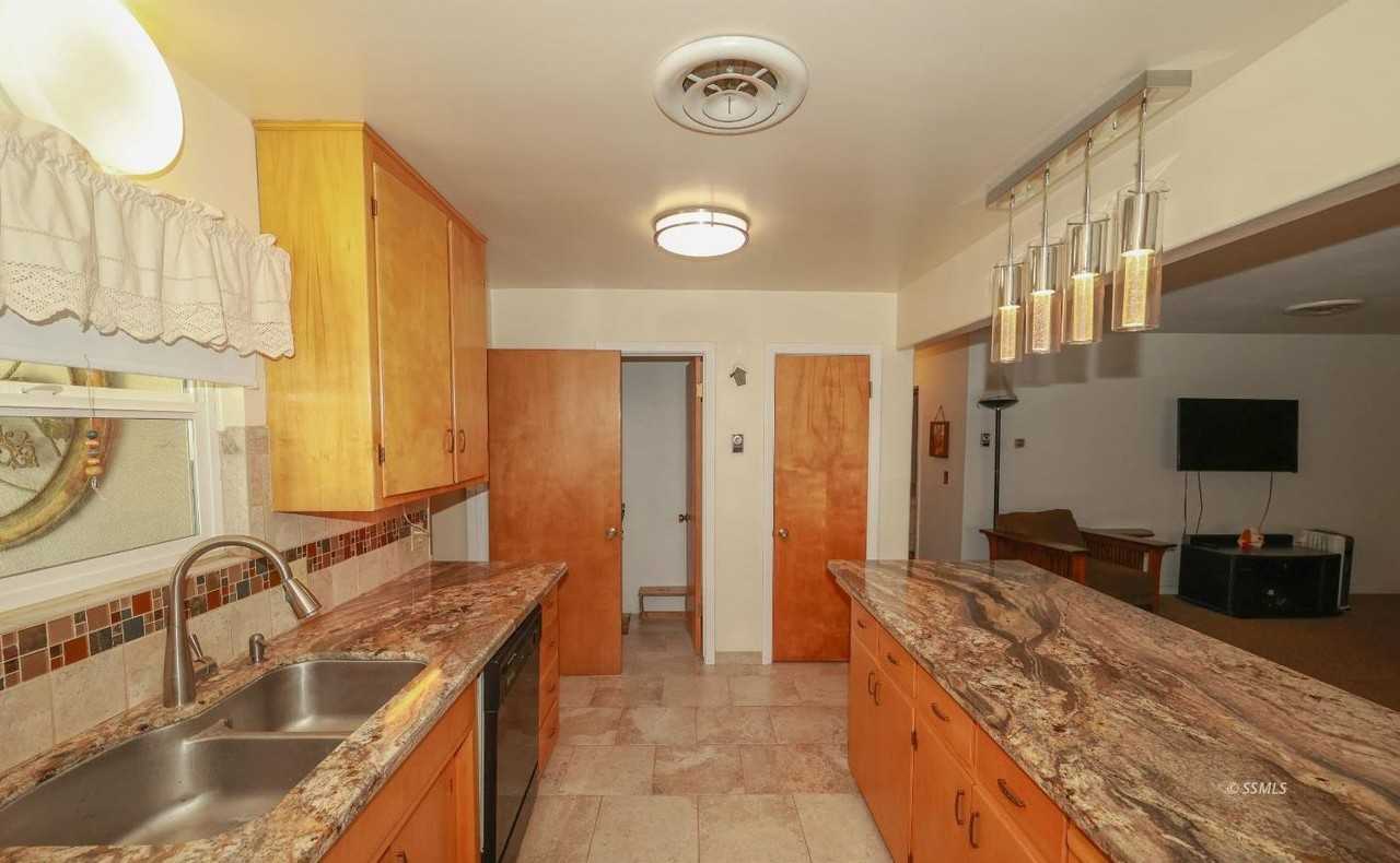 8212 Rocky Hill Rd - Photo 4 of 22