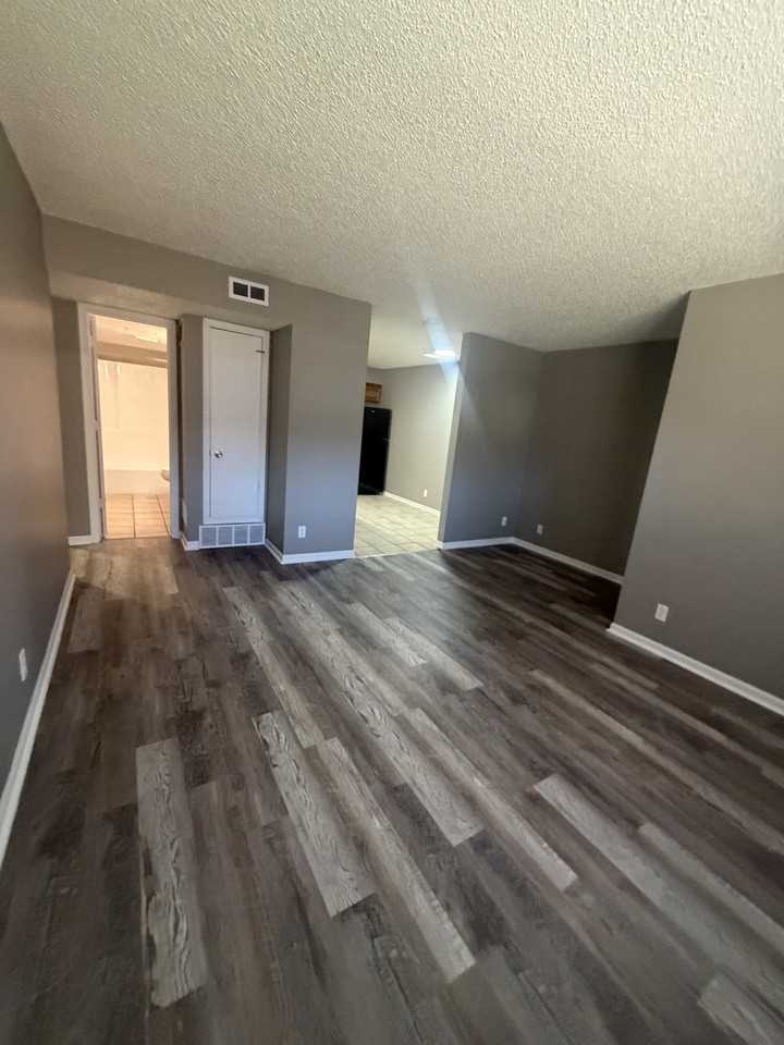 1618 S 14th St #2 - Photo 3 of 17