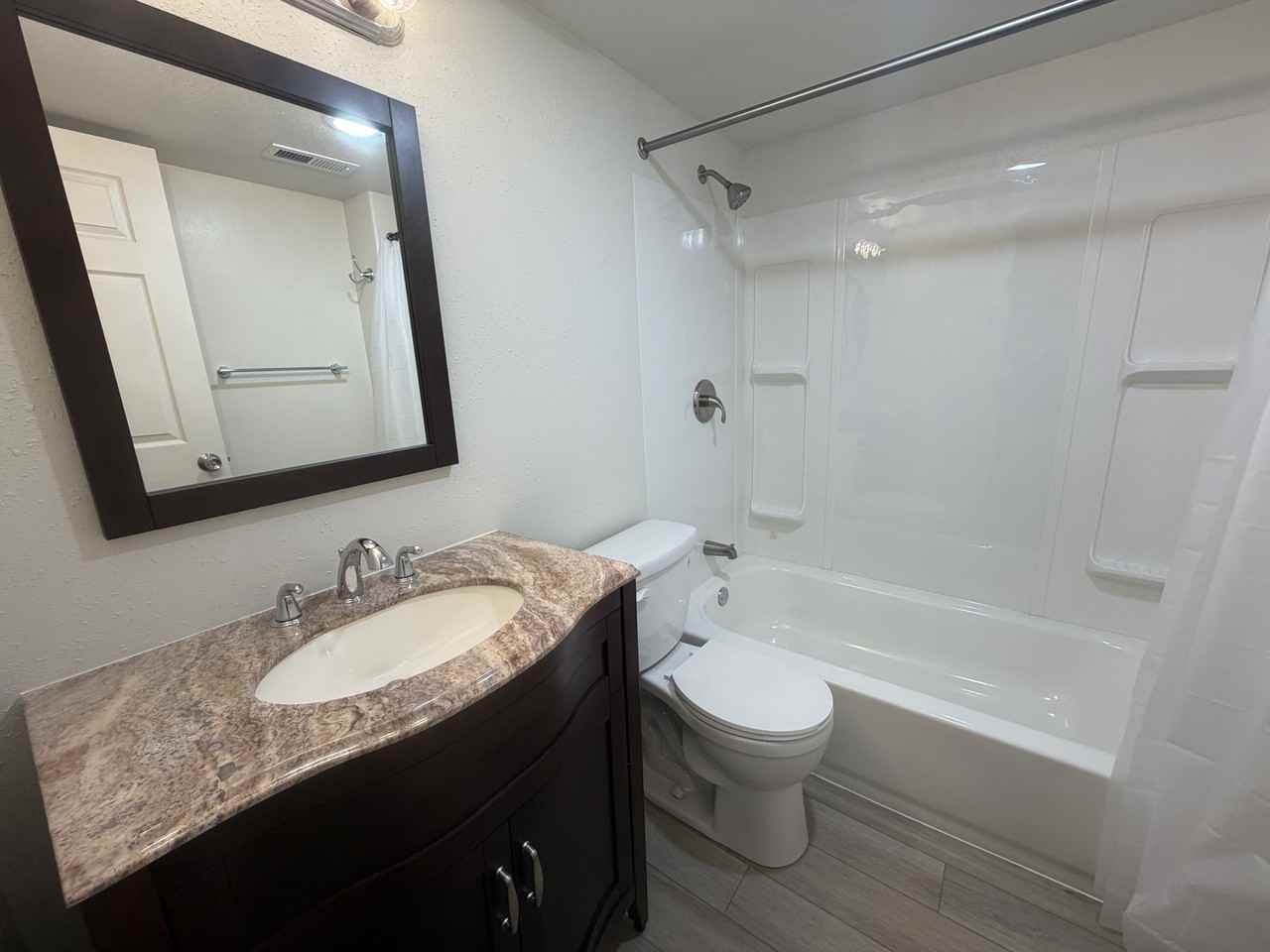 217 Walnut St - Photo 3 of 7