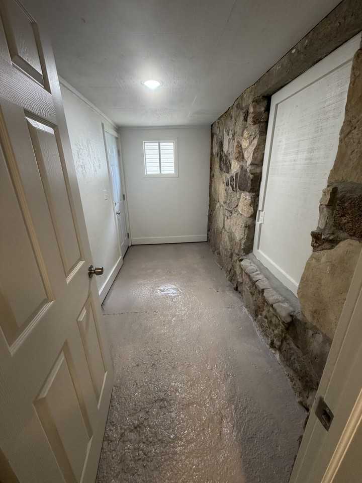 217 Walnut St - Photo 6 of 7