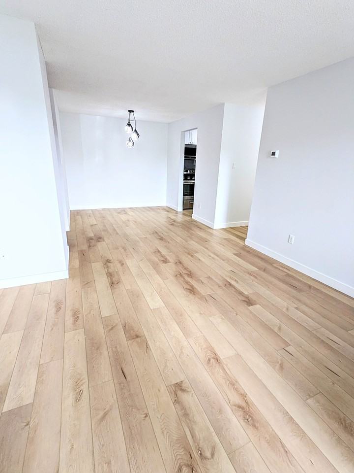 315 Southampton Drive Southwest - Photo 7 of 16