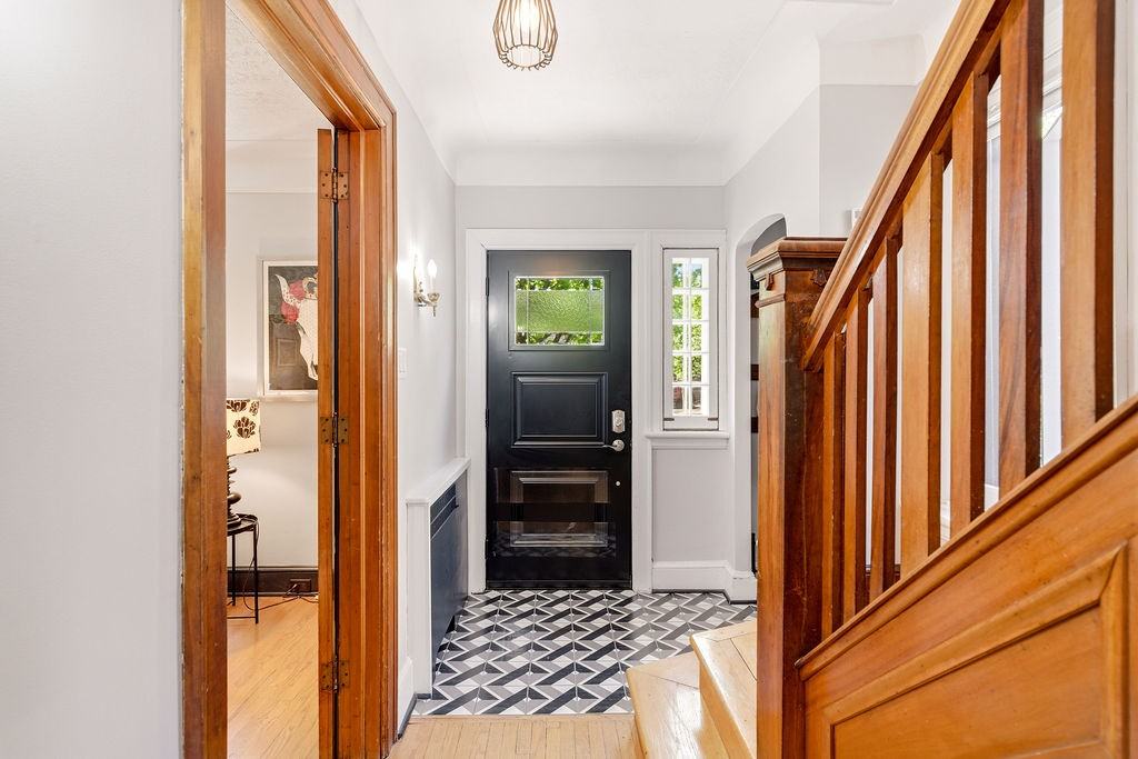 379 Hamilton Avenue South - Photo 2 of 39