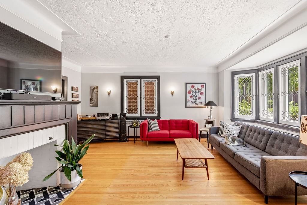 379 Hamilton Avenue South - Photo 3 of 39