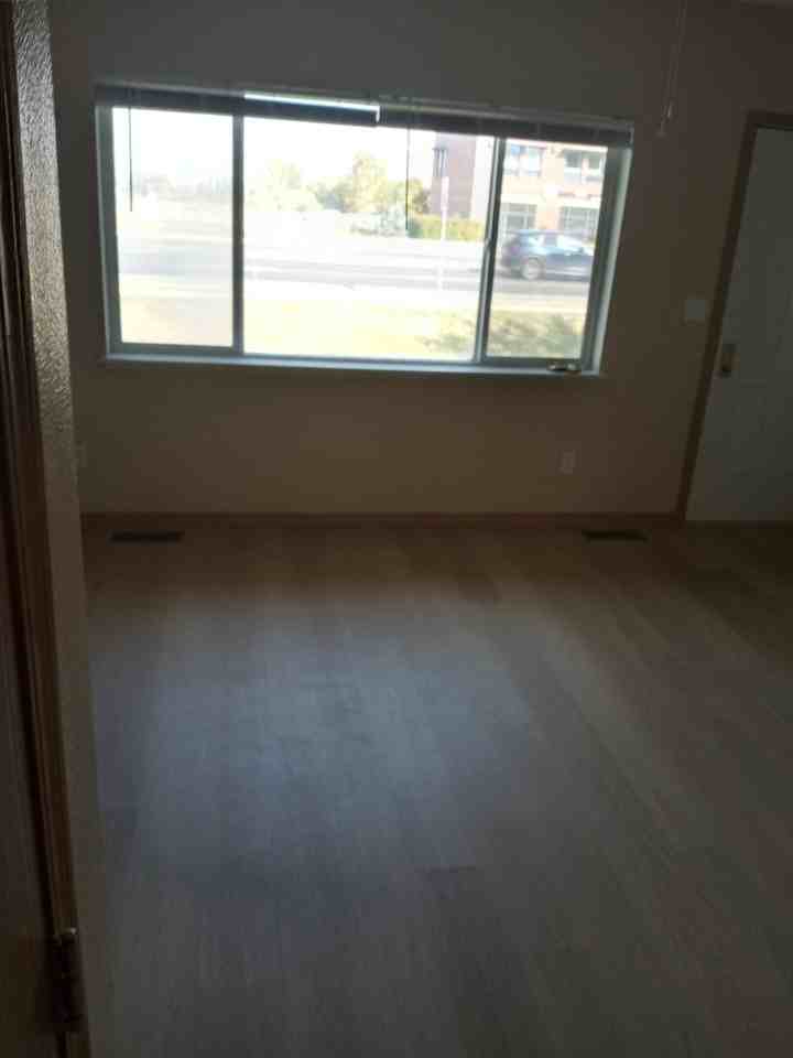 Oak Street Town Homes - Photo 2 of 35