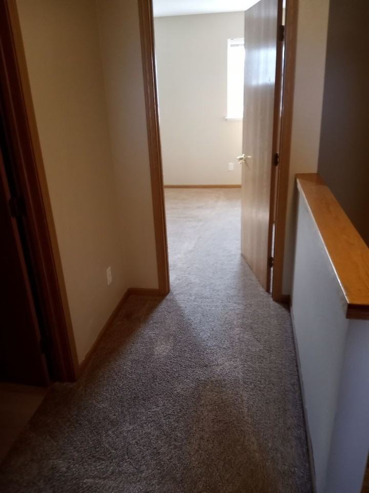 Oak Street Town Homes - Photo 5 of 35