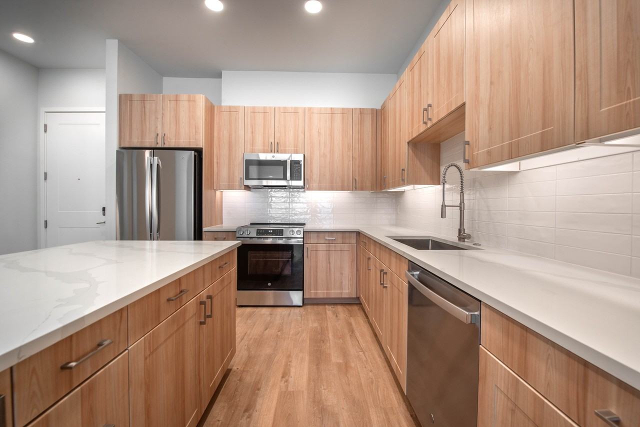 Lantower Bayside - Photo 5 of 50