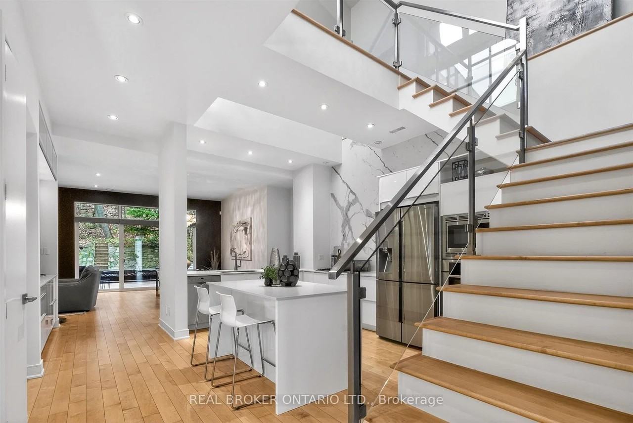 88 South Kingsway - Photo 7 of 45